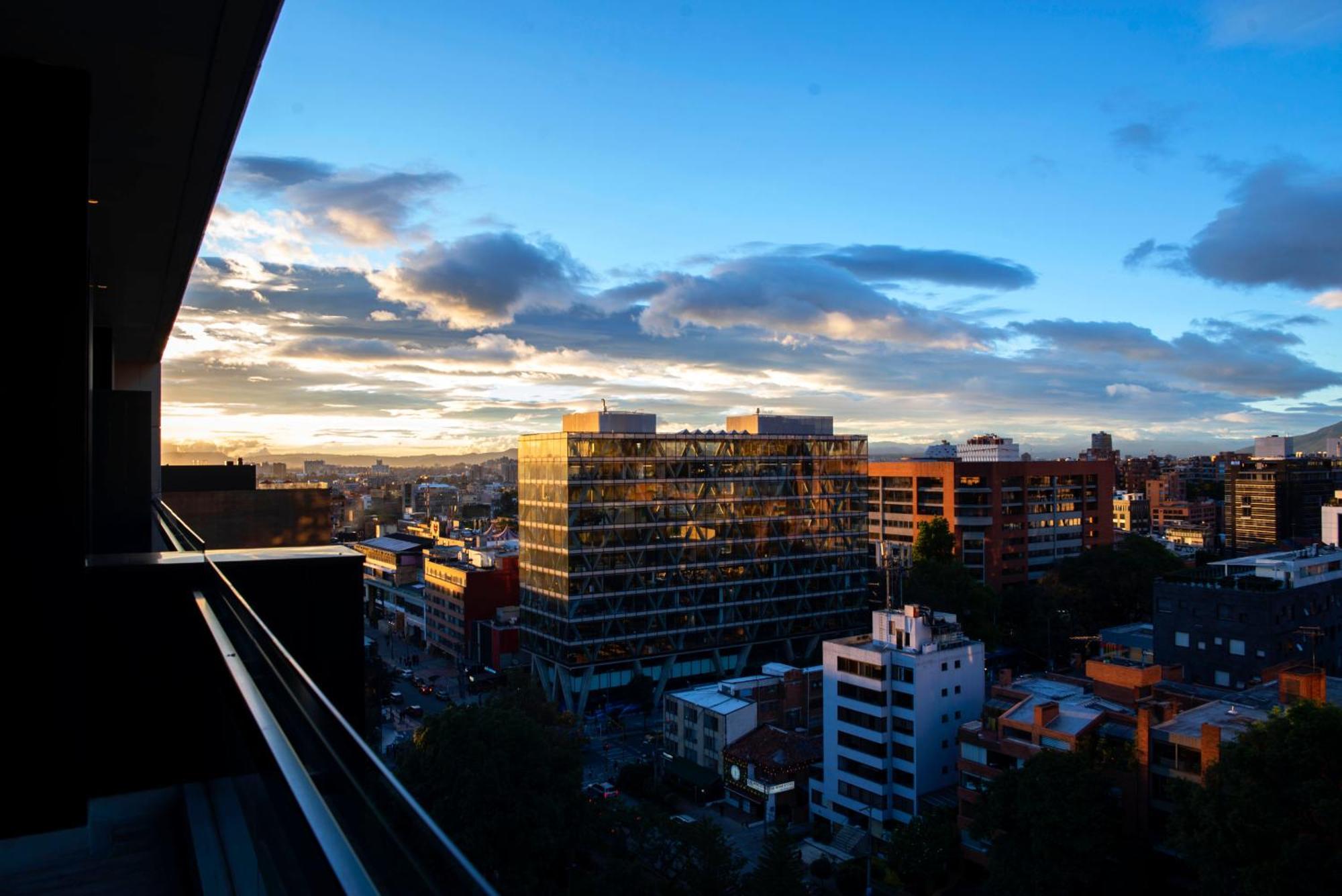 8010 Urban Living- Luxury Home Experience Bogota Exterior photo